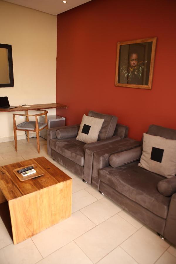 Au Bord De L'Eau Hotel Bamako Buitenkant foto