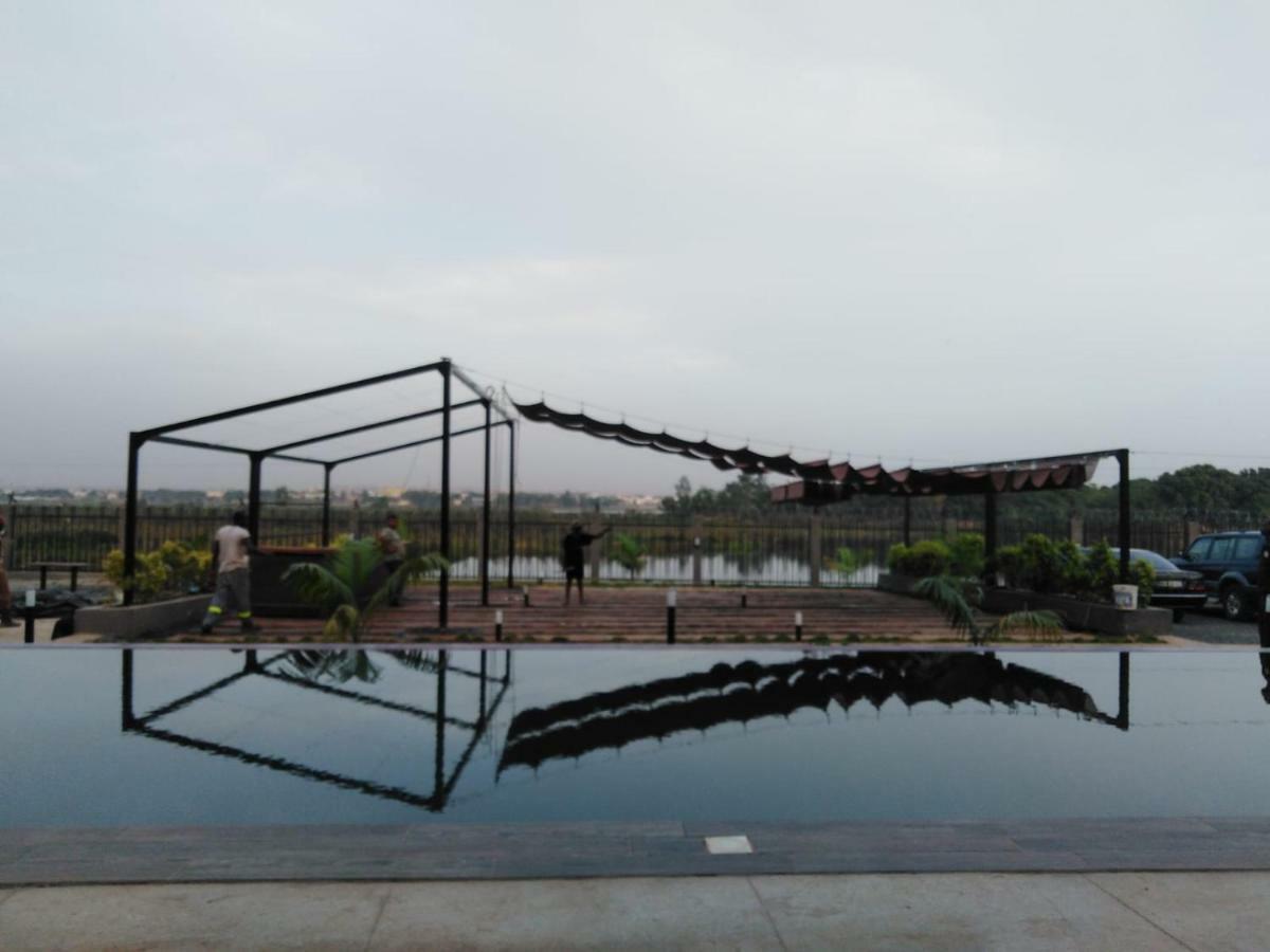 Au Bord De L'Eau Hotel Bamako Buitenkant foto