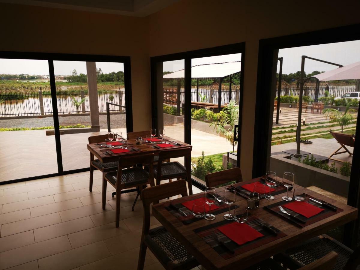 Au Bord De L'Eau Hotel Bamako Buitenkant foto