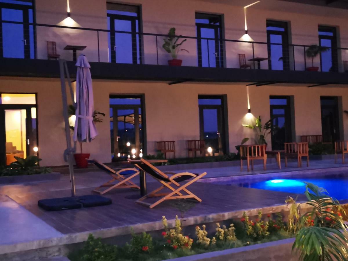 Au Bord De L'Eau Hotel Bamako Buitenkant foto